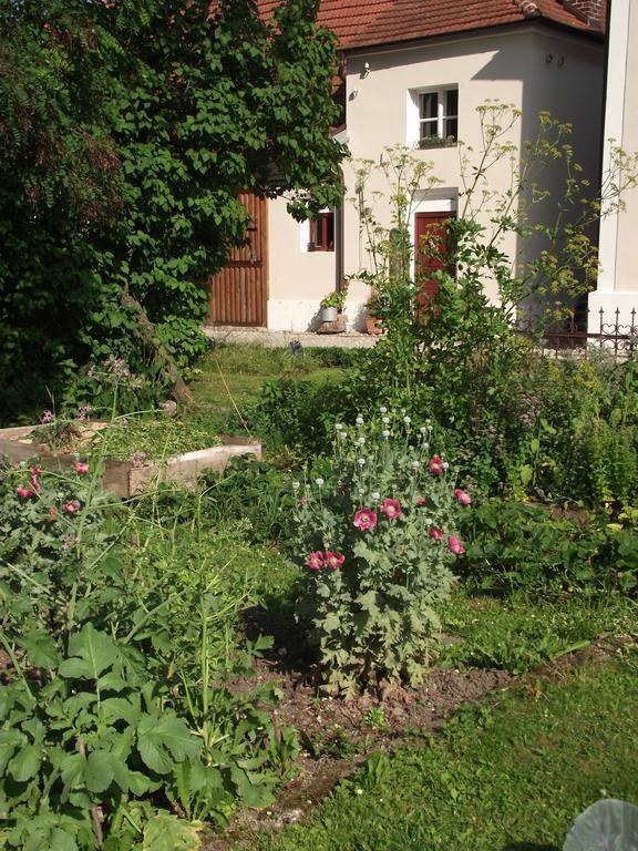 Historischer Pfarrhof Niederleierndorf Langquaid Exteriér fotografie