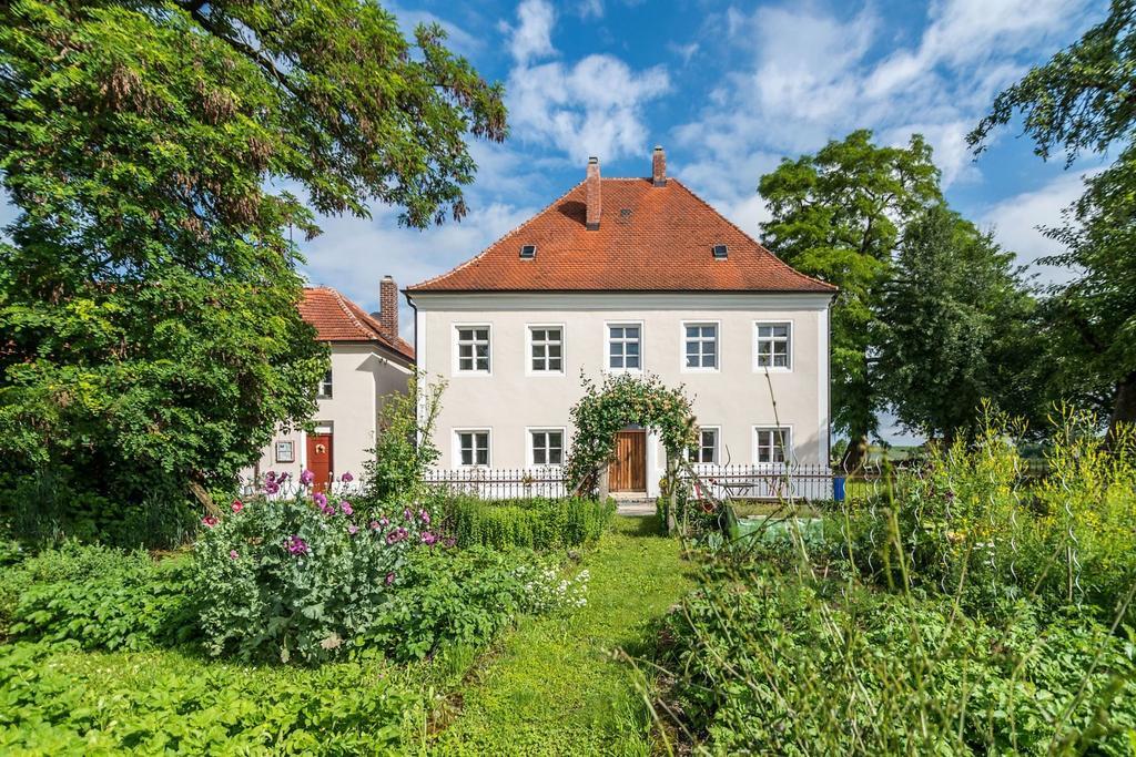 Historischer Pfarrhof Niederleierndorf Langquaid Exteriér fotografie
